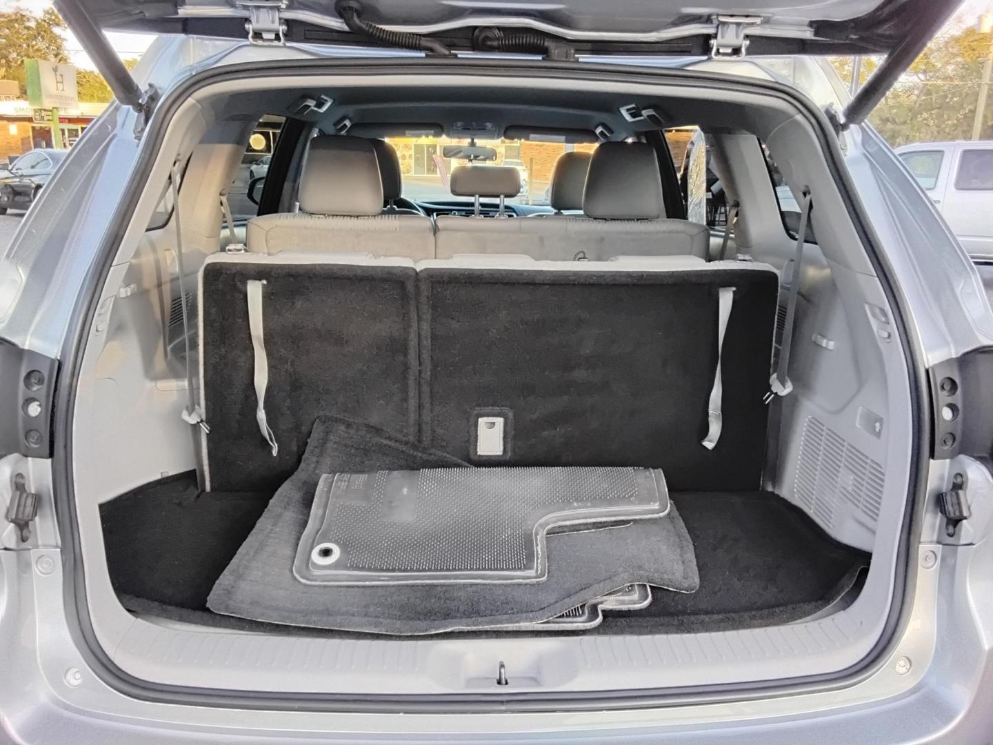 2016 SILVER /Beige Toyota Highlander LE FWD V6 (5TDZKRFH9GS) with an 3.5L V6 DOHC 24V engine, 6A transmission, located at 6112 N Florida Avenue, Tampa, FL, 33604, (888) 521-5131, 27.954929, -82.459534 - $499 down plus tax & tag. - Photo#7