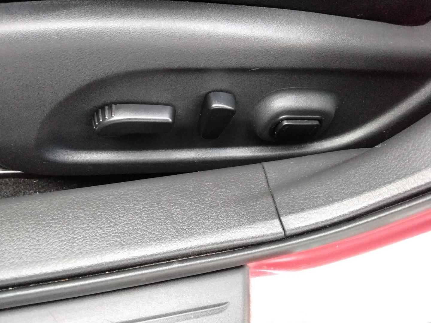 2016 RED /Grey Nissan Altima 2.5 SL (1N4AL3AP3GN) with an 2.5L L4 DOHC 16V engine, CVT transmission, located at 6112 N Florida Avenue, Tampa, FL, 33604, (888) 521-5131, 27.954929, -82.459534 - $499 down plus tax & tag. - Photo#17