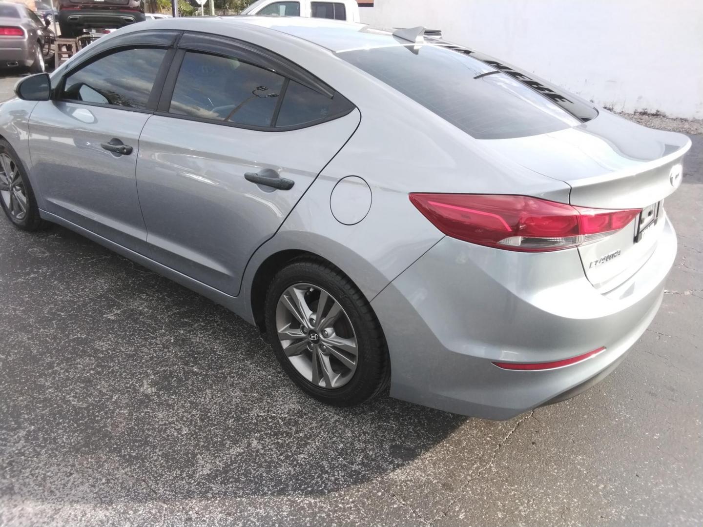 2017 GRAY /Grey Hyundai Elantra Limited (5NPD84LF8HH) with an 1.8L L4 DOHC 16V engine, 6A transmission, located at 6112 N Florida Avenue, Tampa, FL, 33604, (888) 521-5131, 27.954929, -82.459534 - $499 down plus tax & tag. - Photo#6