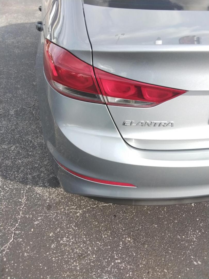 2017 GRAY /Grey Hyundai Elantra Limited (5NPD84LF8HH) with an 1.8L L4 DOHC 16V engine, 6A transmission, located at 6112 N Florida Avenue, Tampa, FL, 33604, (888) 521-5131, 27.954929, -82.459534 - $499 down plus tax & tag. - Photo#10