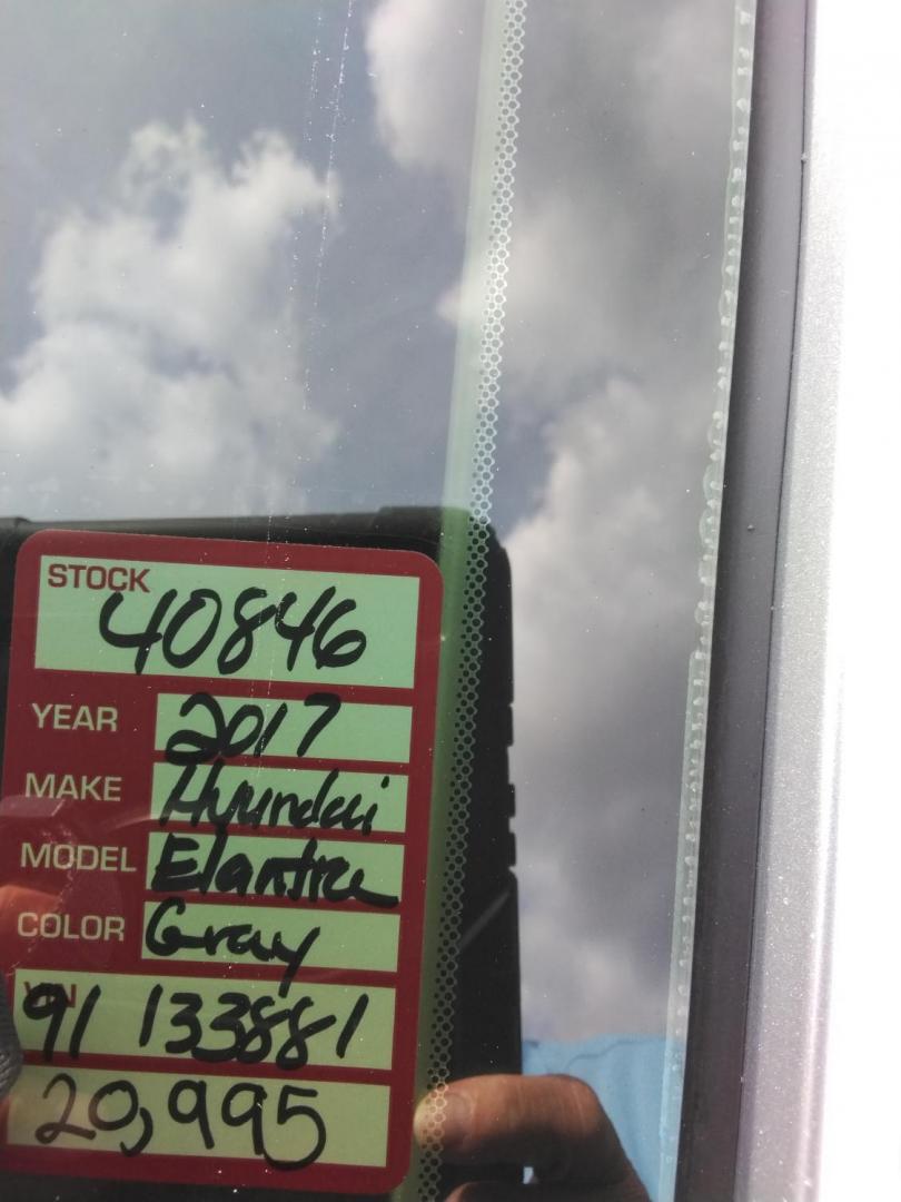 2017 GRAY /Grey Hyundai Elantra Limited (5NPD84LF8HH) with an 1.8L L4 DOHC 16V engine, 6A transmission, located at 6112 N Florida Avenue, Tampa, FL, 33604, (888) 521-5131, 27.954929, -82.459534 - $499 down plus tax & tag. - Photo#27