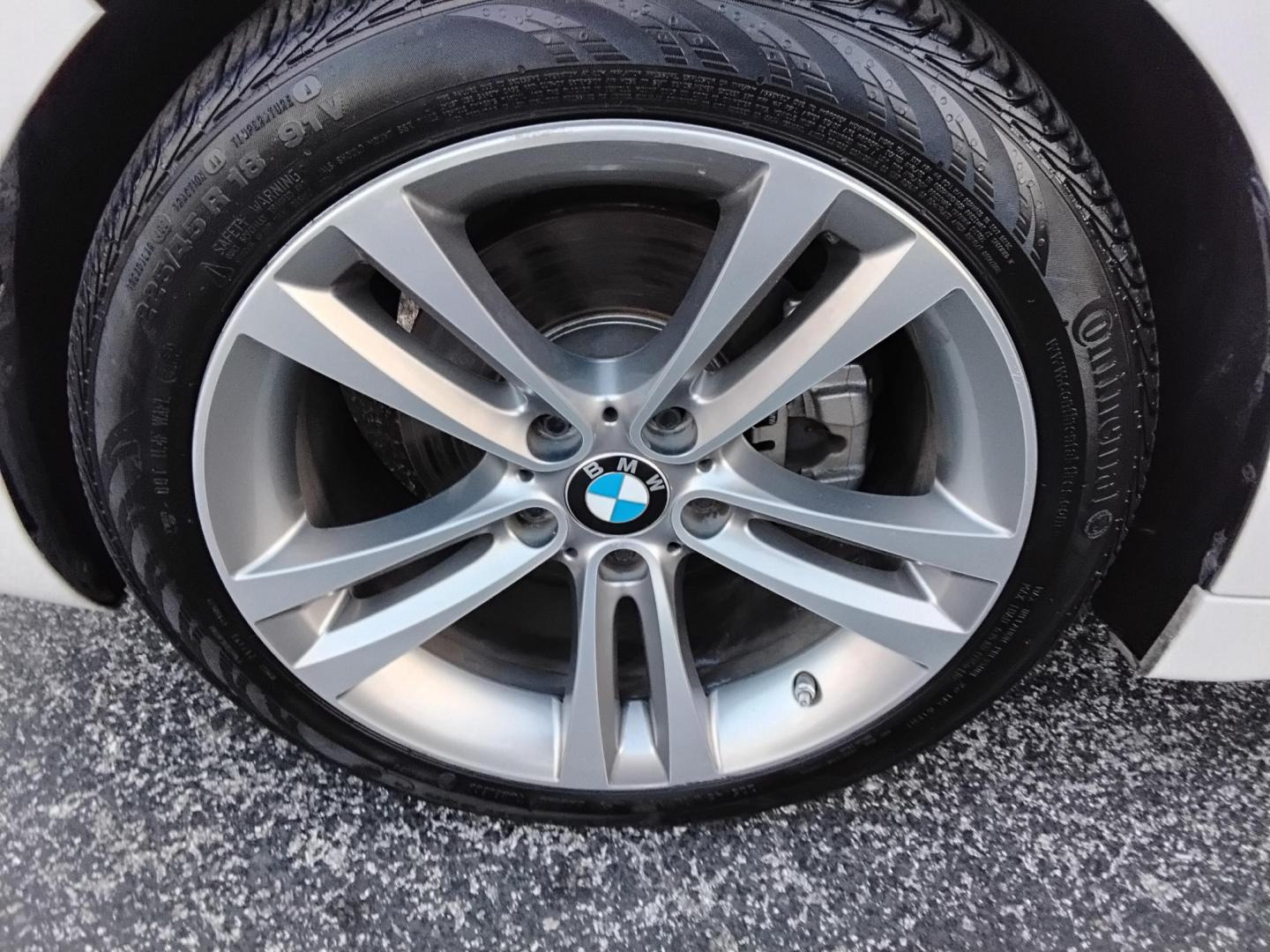 2017 White /Red BMW 4-Series Gran Coupe 430i (WBA4F7C58HG) with an 2.0L L4 DOHC 16V engine, 8A transmission, located at 6112 N Florida Avenue, Tampa, FL, 33604, (888) 521-5131, 27.954929, -82.459534 - $499 down plus tax & tag. - Photo#26