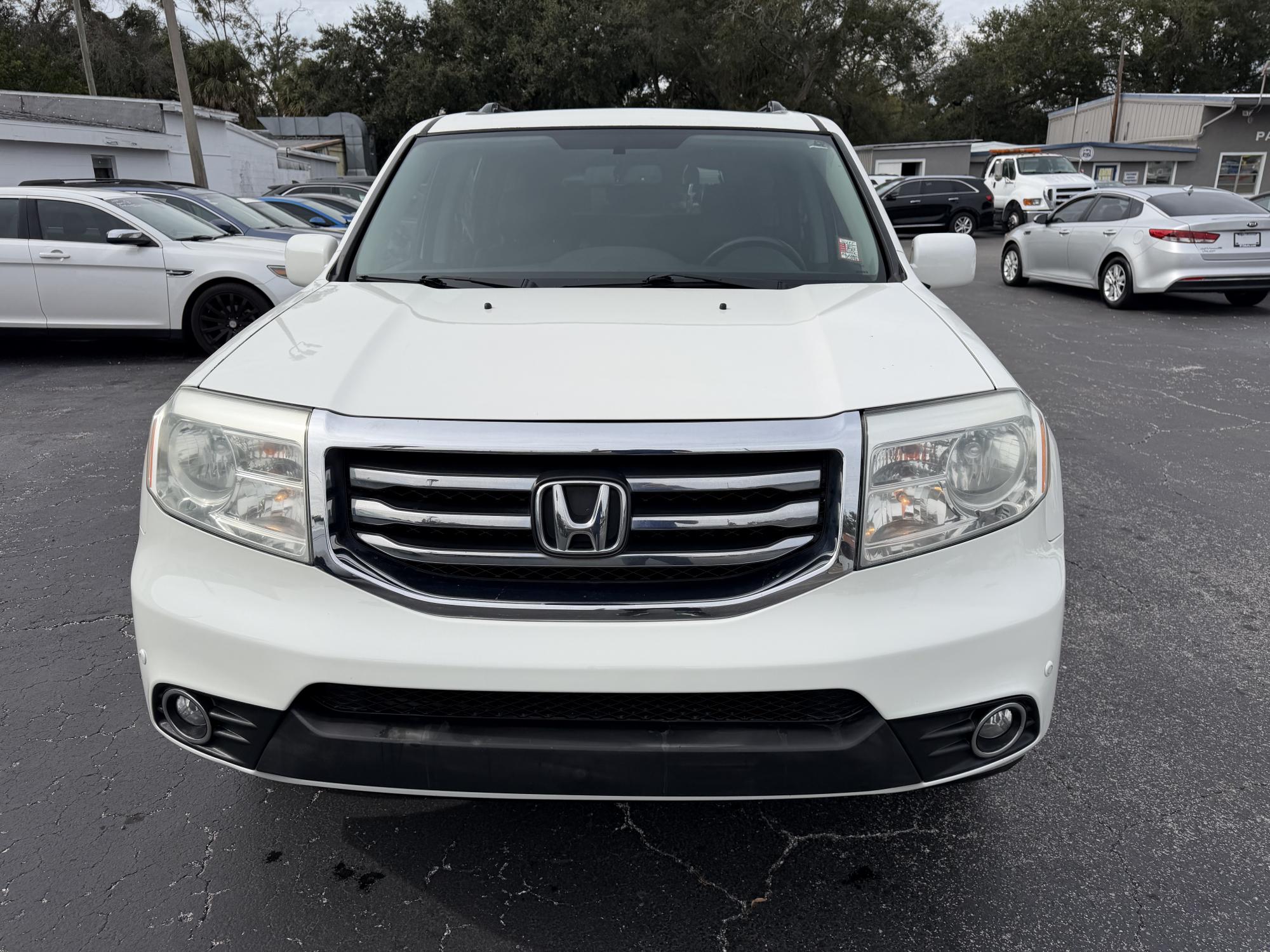 2015 Honda Pilot Touring 2WD 5-Spd AT with DVD