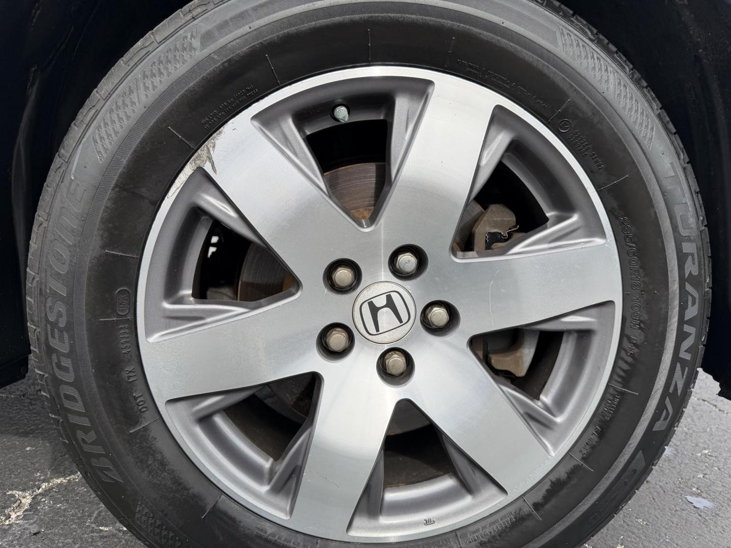 2015 White /Black Honda Pilot Touring 2WD 5-Spd AT with DVD (5FNYF3H96FB) with an 3.5L V6 SOHC 24V engine, 5-Speed Automatic transmission, located at 6112 N Florida Avenue, Tampa, FL, 33604, (888) 521-5131, 27.954929, -82.459534 - $499 DOWN PLUS TAX & TAG. - Photo#11