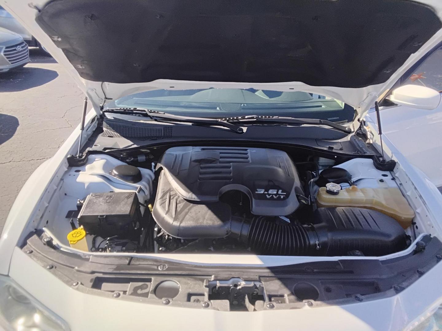 2015 White /Black Chrysler 300 Limited RWD (2C3CCAAG5FH) with an 3.6L V6 SOHC 24V engine, 8-Speed Automatic transmission, located at 6112 N Florida Avenue, Tampa, FL, 33604, (888) 521-5131, 27.954929, -82.459534 - $499 down plus tax & tag. - Photo#14