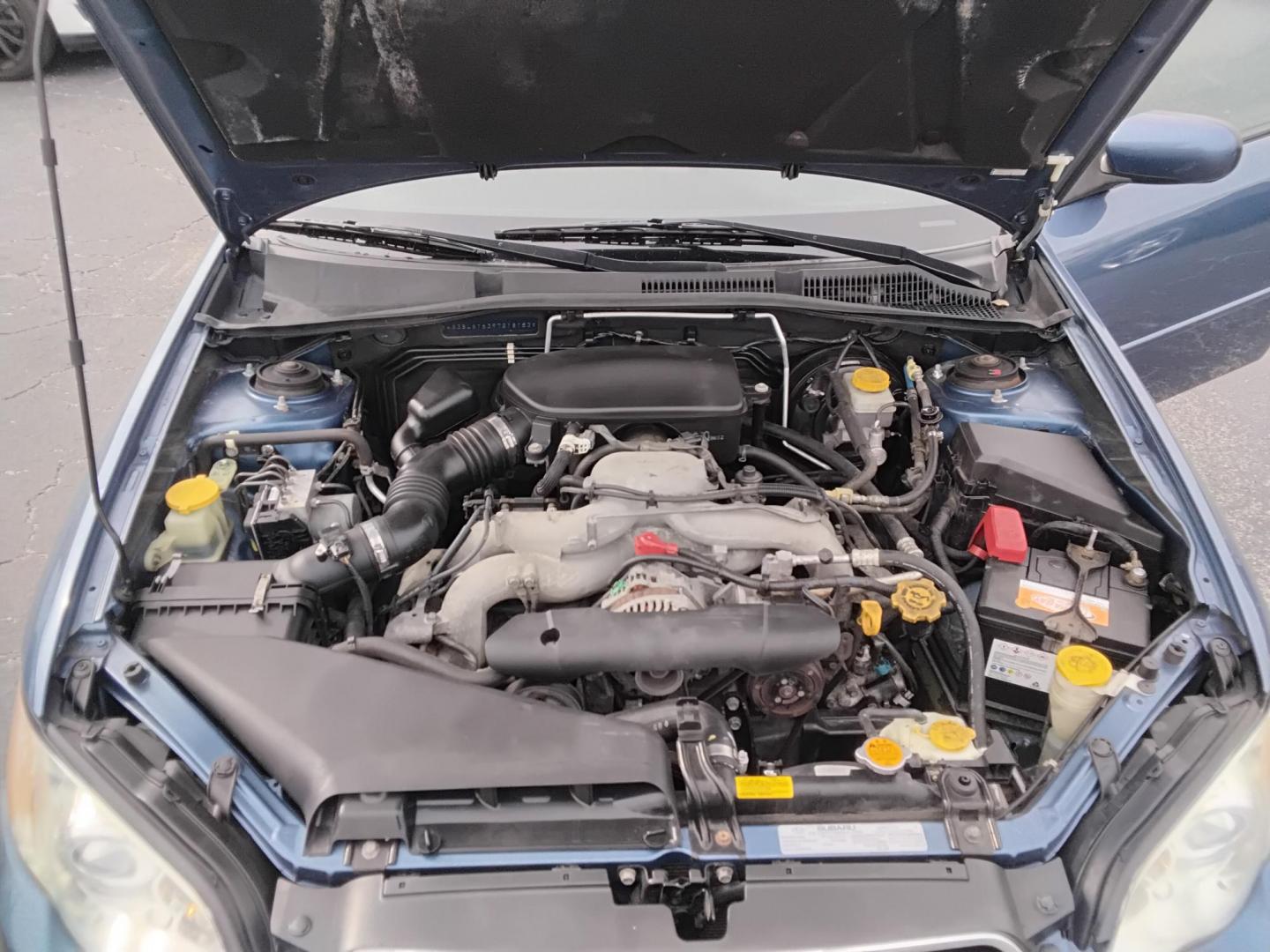 2009 BLUE /Beige Subaru Legacy 2.5i (4S3BL616397) with an 2.5L H4 SOHC 16V engine, located at 6112 N Florida Avenue, Tampa, FL, 33604, (888) 521-5131, 27.954929, -82.459534 - $499 DOWN PLUS TAX $ TAG. - Photo#15