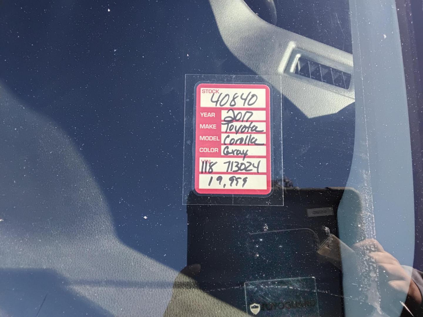 2017 GRAY /Grey Toyota Corolla SE CVT (5YFBURHE1HP) with an 1.8L L4 DOHC 16V engine, CVT transmission, located at 6112 N Florida Avenue, Tampa, FL, 33604, (888) 521-5131, 27.954929, -82.459534 - $499 down plus tax & tag. - Photo#14