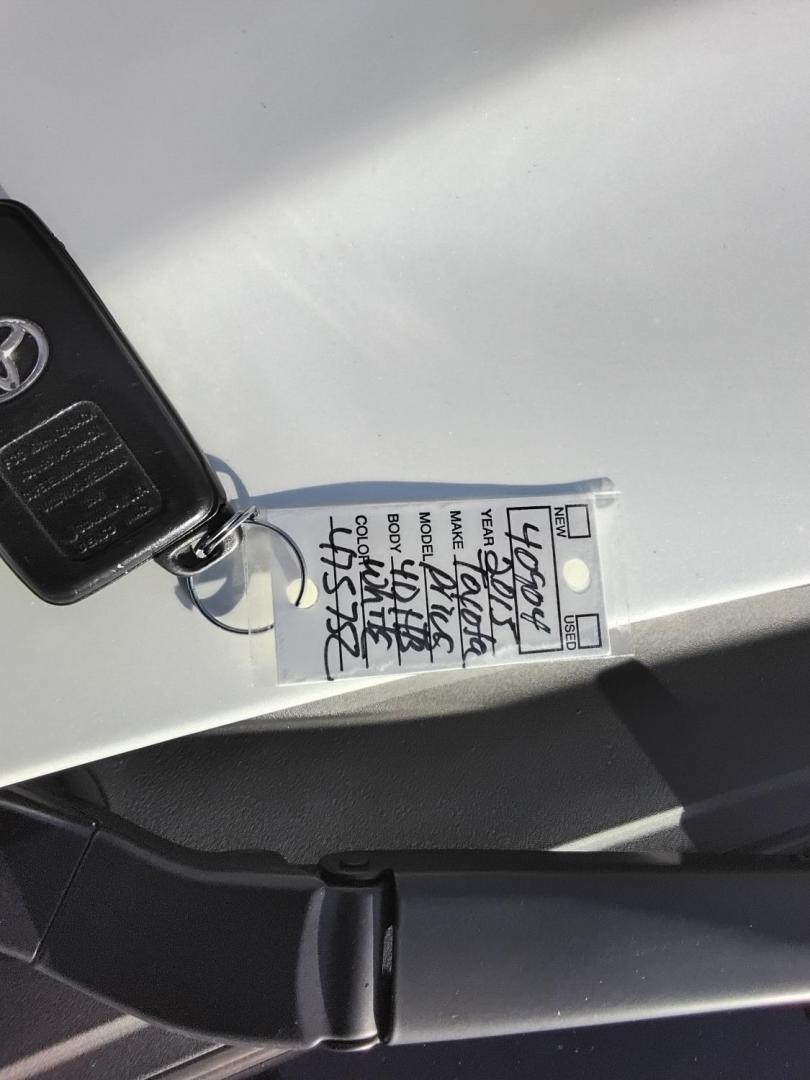 2015 White /Beige Toyota Prius Four (JTDKN3DU6F0) with an 1.8L L4 DOHC 16V HYBRID engine, Continuously Variable Transmission transmission, located at 6112 N Florida Avenue, Tampa, FL, 33604, (888) 521-5131, 27.954929, -82.459534 - $499 down plus tax & tag. - Photo#13