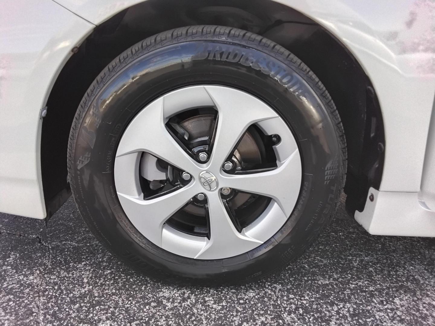 2015 White /Beige Toyota Prius Four (JTDKN3DU6F0) with an 1.8L L4 DOHC 16V HYBRID engine, Continuously Variable Transmission transmission, located at 6112 N Florida Avenue, Tampa, FL, 33604, (888) 521-5131, 27.954929, -82.459534 - $499 down plus tax & tag. - Photo#11