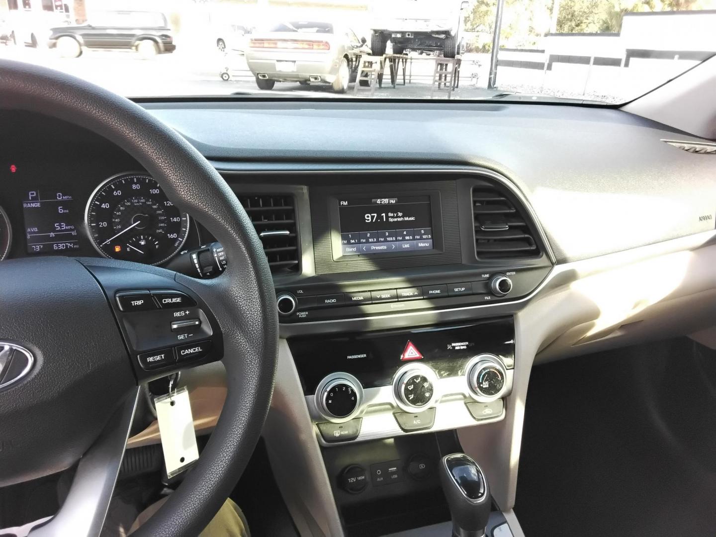 2019 White /Beige Hyundai Elantra SE 6AT (5NPD74LF1KH) with an 1.8L L4 DOHC 16V engine, 6A transmission, located at 6112 N Florida Avenue, Tampa, FL, 33604, (888) 521-5131, 27.954929, -82.459534 - $499 down plus tax & tag. - Photo#9