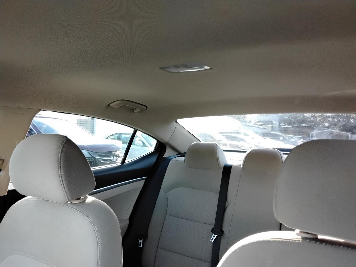 2019 White /Beige Hyundai Elantra SE 6AT (5NPD74LF1KH) with an 1.8L L4 DOHC 16V engine, 6A transmission, located at 6112 N Florida Avenue, Tampa, FL, 33604, (888) 521-5131, 27.954929, -82.459534 - $499 down plus tax & tag. - Photo#7