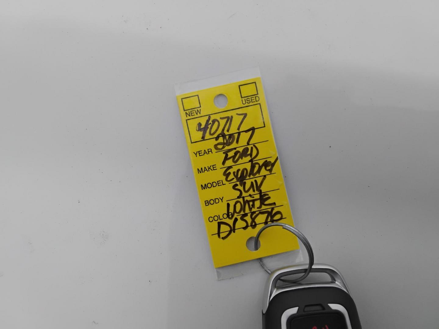 2017 White /Beige Ford Explorer XLT FWD (1FM5K7D86HG) with an 3.5L V6 DOHC 24V engine, 6A transmission, located at 6112 N Florida Avenue, Tampa, FL, 33604, (888) 521-5131, 27.954929, -82.459534 - $499 down plus tax & tag. - Photo#14