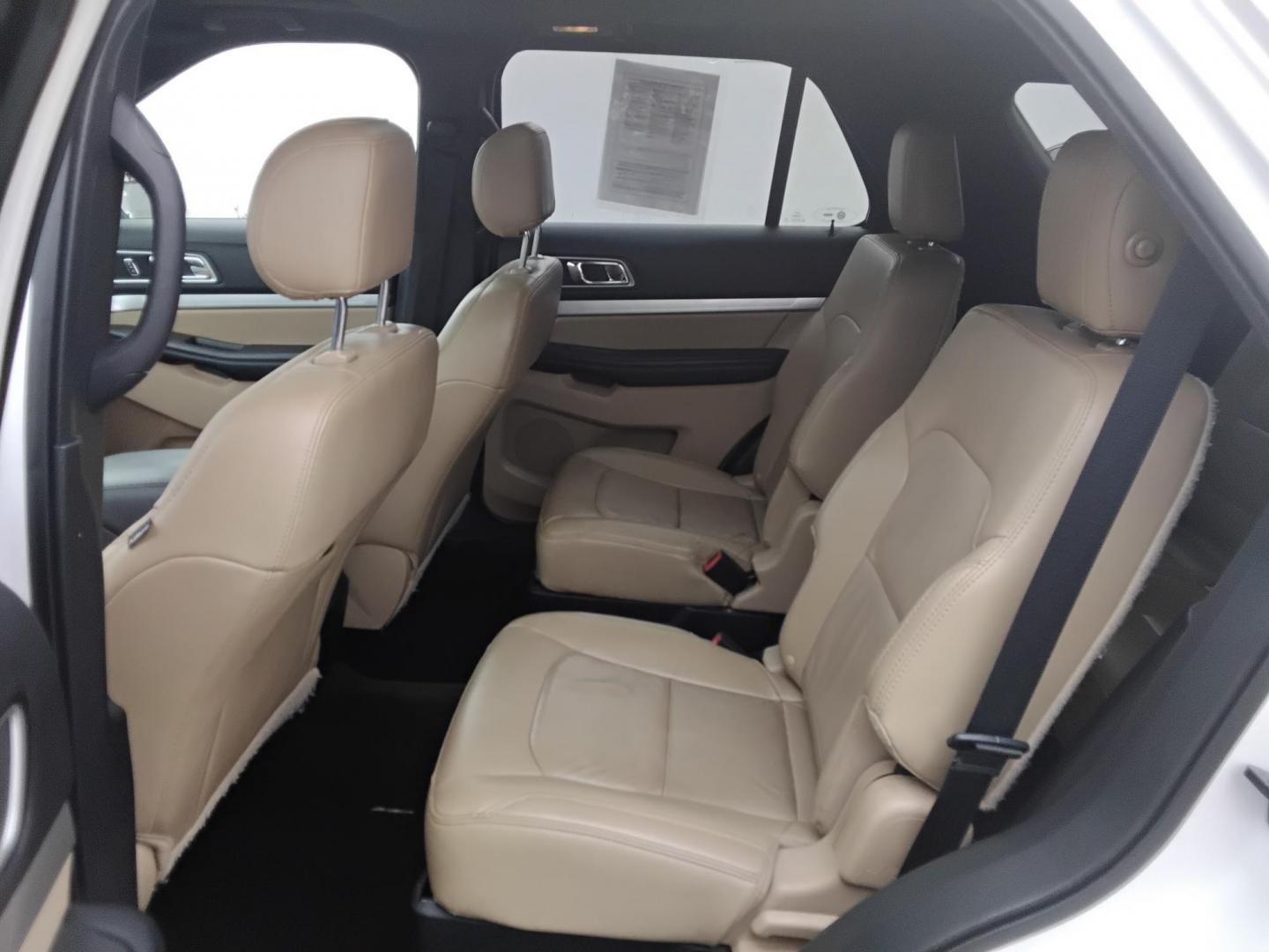 2017 White /Beige Ford Explorer XLT FWD (1FM5K7D86HG) with an 3.5L V6 DOHC 24V engine, 6A transmission, located at 6112 N Florida Avenue, Tampa, FL, 33604, (888) 521-5131, 27.954929, -82.459534 - $499 down plus tax & tag. - Photo#8