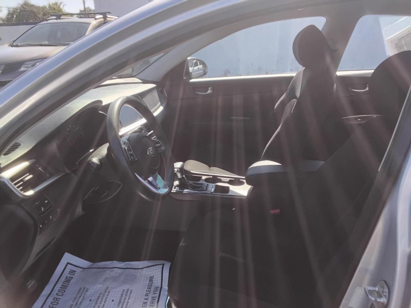 2019 SILVER /Grey Kia Optima LX (5XXGT4L31KG) with an 2.4L L4 DOHC 16V engine, 6A transmission, located at 6112 N Florida Avenue, Tampa, FL, 33604, (888) 521-5131, 27.954929, -82.459534 - $499 down plus tax & tag.- Photo#6