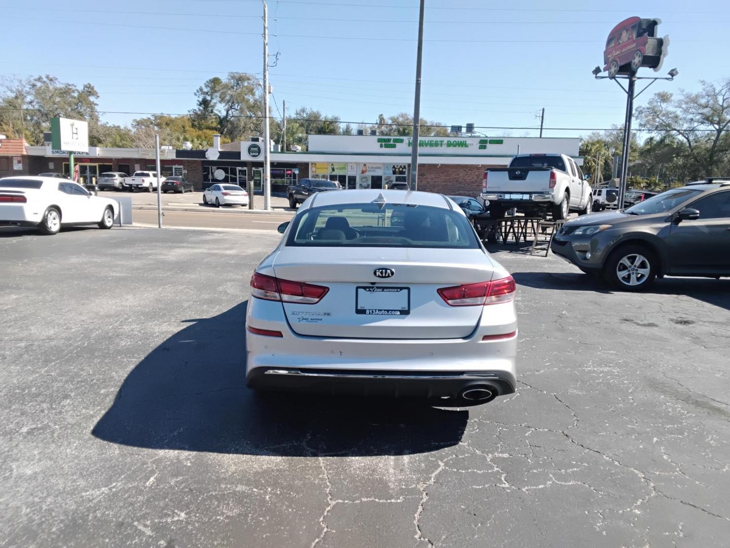 2019 SILVER /Grey Kia Optima LX (5XXGT4L31KG) with an 2.4L L4 DOHC 16V engine, 6A transmission, located at 6112 N Florida Avenue, Tampa, FL, 33604, (888) 521-5131, 27.954929, -82.459534 - $499 down plus tax & tag.- Photo#4