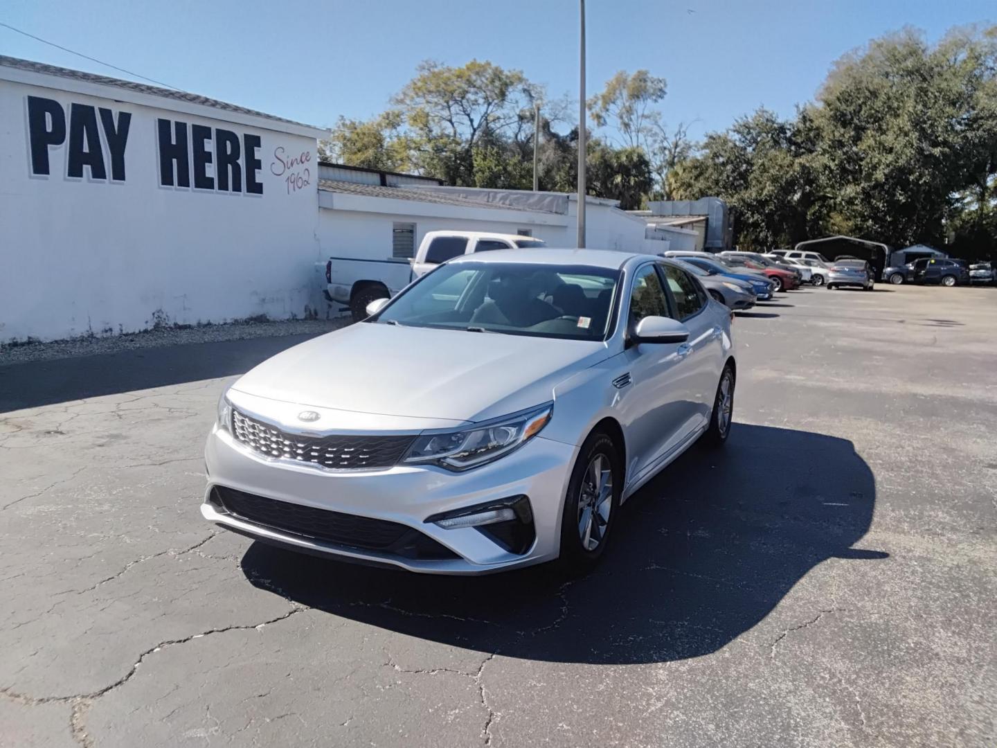 2019 SILVER /Grey Kia Optima LX (5XXGT4L31KG) with an 2.4L L4 DOHC 16V engine, 6A transmission, located at 6112 N Florida Avenue, Tampa, FL, 33604, (888) 521-5131, 27.954929, -82.459534 - $499 down plus tax & tag.- Photo#1