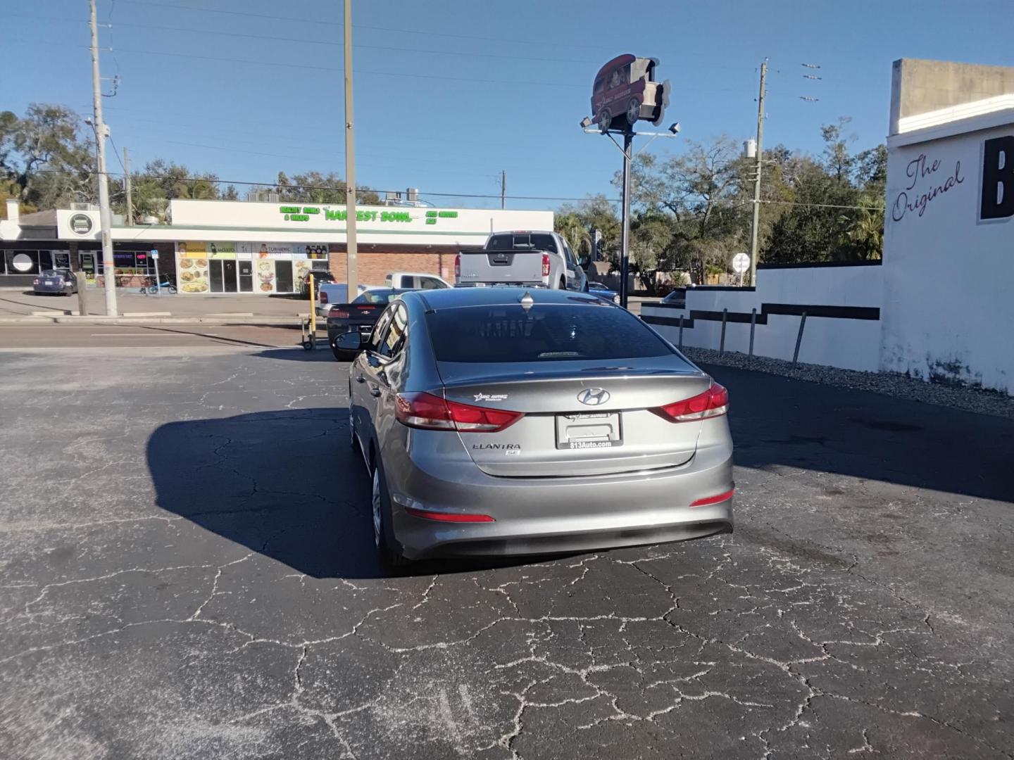 2017 GRAY /Beige Hyundai Elantra SE 6AT (KMHD74LF1HU) with an 1.8L L4 DOHC 16V engine, 6A transmission, located at 6112 N Florida Avenue, Tampa, FL, 33604, (888) 521-5131, 27.954929, -82.459534 - $499 down plus tax & tag. - Photo#5