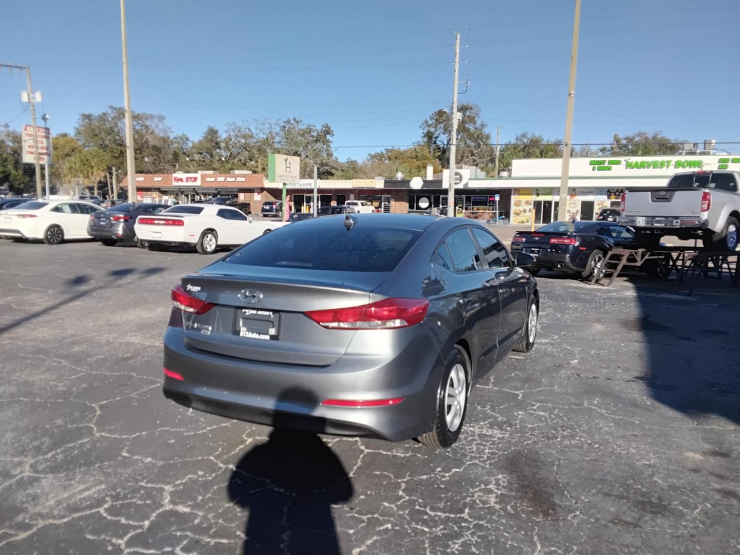 2017 GRAY /Beige Hyundai Elantra SE 6AT (KMHD74LF1HU) with an 1.8L L4 DOHC 16V engine, 6A transmission, located at 6112 N Florida Avenue, Tampa, FL, 33604, (888) 521-5131, 27.954929, -82.459534 - $499 down plus tax & tag. - Photo#4