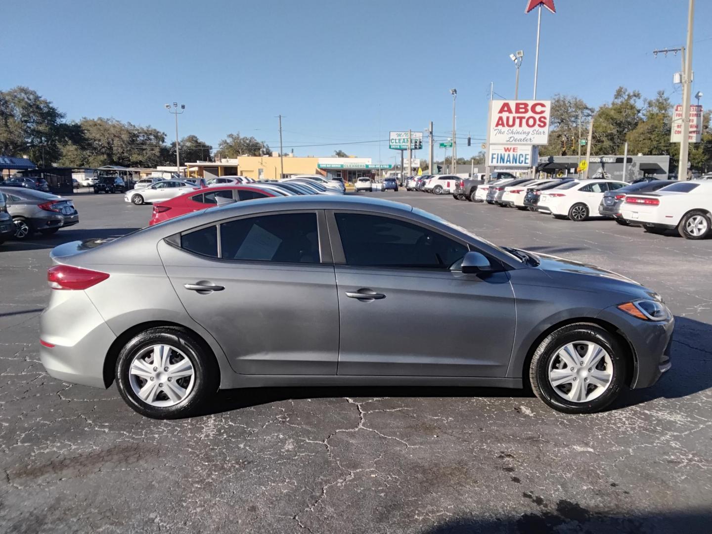 2017 GRAY /Beige Hyundai Elantra SE 6AT (KMHD74LF1HU) with an 1.8L L4 DOHC 16V engine, 6A transmission, located at 6112 N Florida Avenue, Tampa, FL, 33604, (888) 521-5131, 27.954929, -82.459534 - $499 down plus tax & tag. - Photo#3