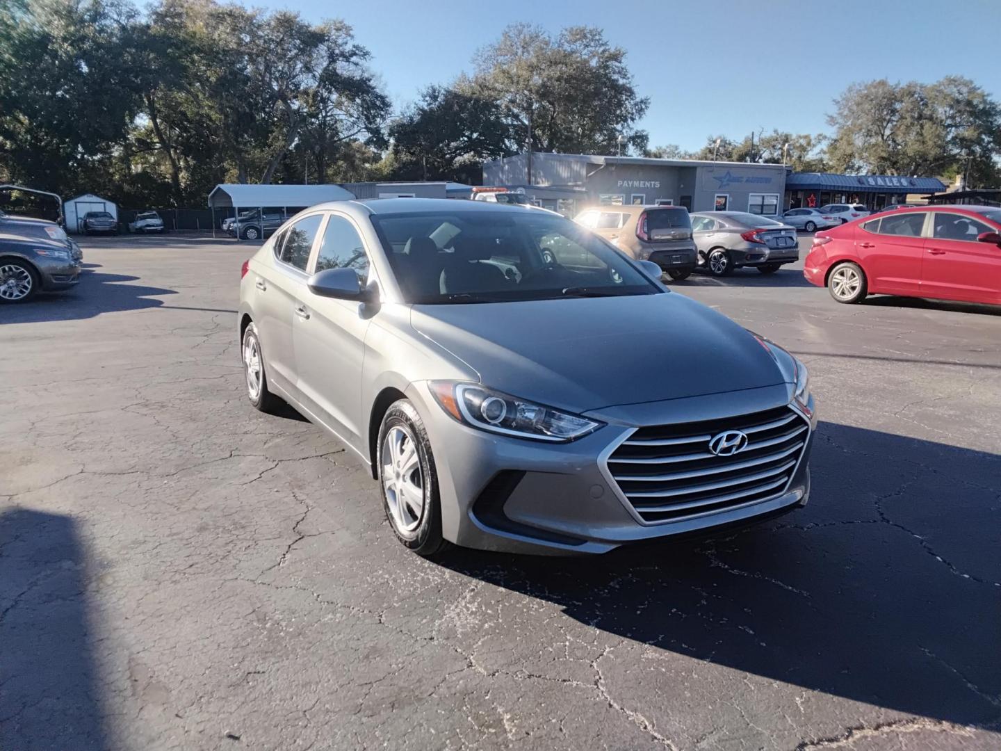 2017 GRAY /Beige Hyundai Elantra SE 6AT (KMHD74LF1HU) with an 1.8L L4 DOHC 16V engine, 6A transmission, located at 6112 N Florida Avenue, Tampa, FL, 33604, (888) 521-5131, 27.954929, -82.459534 - $499 down plus tax & tag. - Photo#2