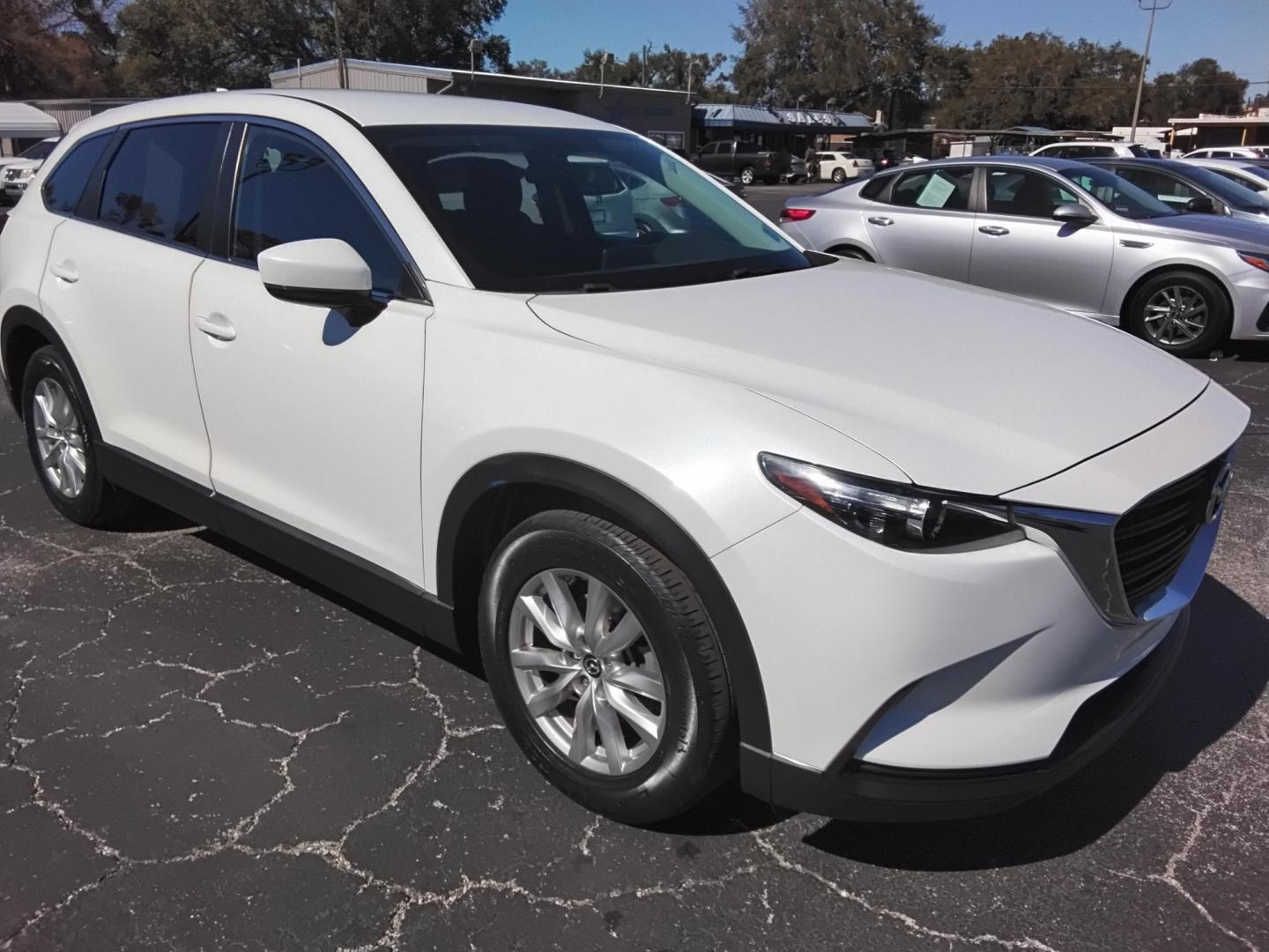 2016 White /Grey Mazda CX-9 Sport FWD (JM3TCABY9G0) with an 2.5L L4 DOHC 16V engine, 6A transmission, located at 6112 N Florida Avenue, Tampa, FL, 33604, (888) 521-5131, 27.954929, -82.459534 - $499 DOWN PLUS TAX & TAG.- Photo#11