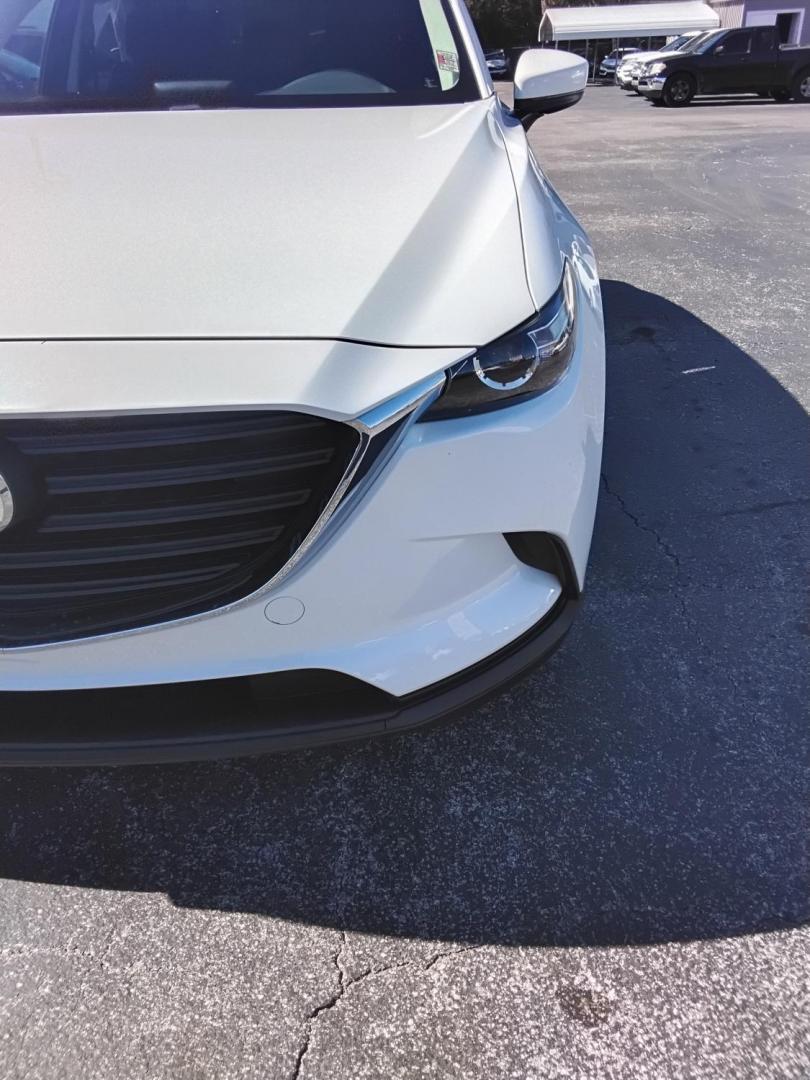 2016 White /Grey Mazda CX-9 Sport FWD (JM3TCABY9G0) with an 2.5L L4 DOHC 16V engine, 6A transmission, located at 6112 N Florida Avenue, Tampa, FL, 33604, (888) 521-5131, 27.954929, -82.459534 - $499 DOWN PLUS TAX & TAG.- Photo#16