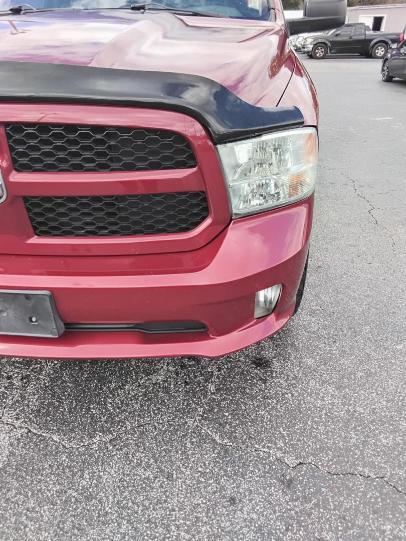 2013 RED /Grey RAM 1500 Tradesman Quad Cab 2WD (1C6RR6FT0DS) with an 5.7L V8 OHV 16V engine, 6-Speed Automatic transmission, located at 6112 N Florida Avenue, Tampa, FL, 33604, (888) 521-5131, 27.954929, -82.459534 - $499 DOWN PLUS TAX & TAG. - Photo#7