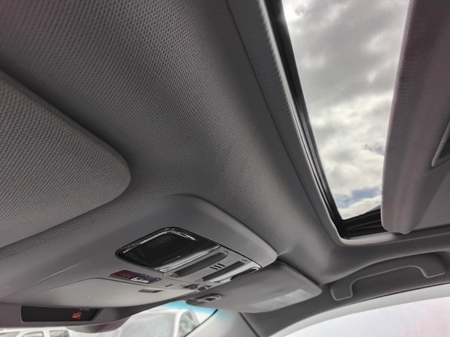 2017 White /Black Subaru Outback 2.5i Limited (4S4BSANC1H3) with an 2.5L H4 DOHC 16V engine, CVT transmission, located at 6112 N Florida Avenue, Tampa, FL, 33604, (888) 521-5131, 27.954929, -82.459534 - $499 DOWN PLUS TAX & TAG. - Photo#20