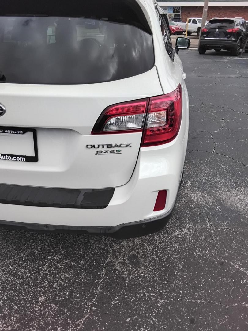 2017 White /Black Subaru Outback 2.5i Limited (4S4BSANC1H3) with an 2.5L H4 DOHC 16V engine, CVT transmission, located at 6112 N Florida Avenue, Tampa, FL, 33604, (888) 521-5131, 27.954929, -82.459534 - $499 DOWN PLUS TAX & TAG.- Photo#9