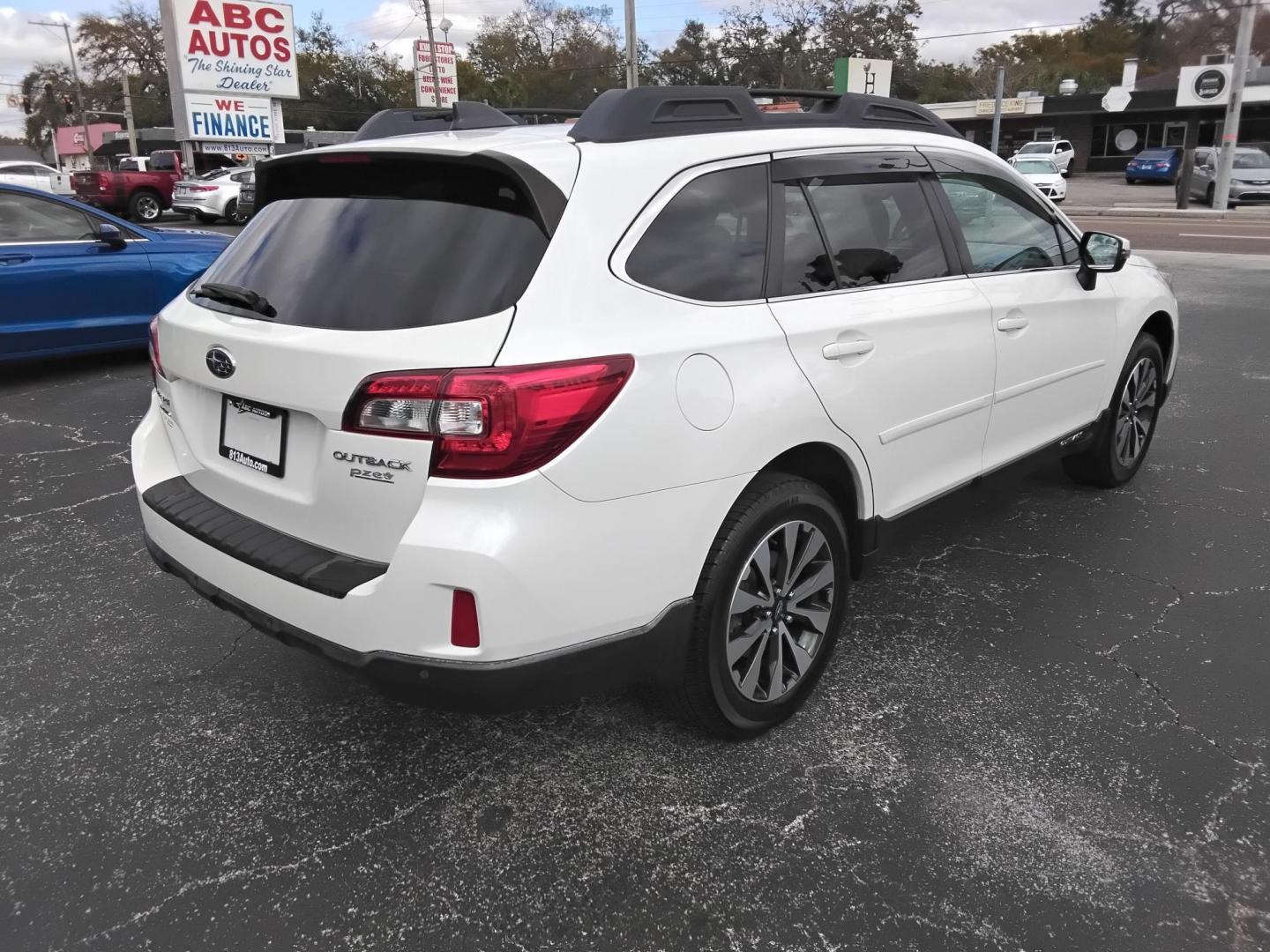 2017 White /Black Subaru Outback 2.5i Limited (4S4BSANC1H3) with an 2.5L H4 DOHC 16V engine, CVT transmission, located at 6112 N Florida Avenue, Tampa, FL, 33604, (888) 521-5131, 27.954929, -82.459534 - $499 DOWN PLUS TAX & TAG.- Photo#7