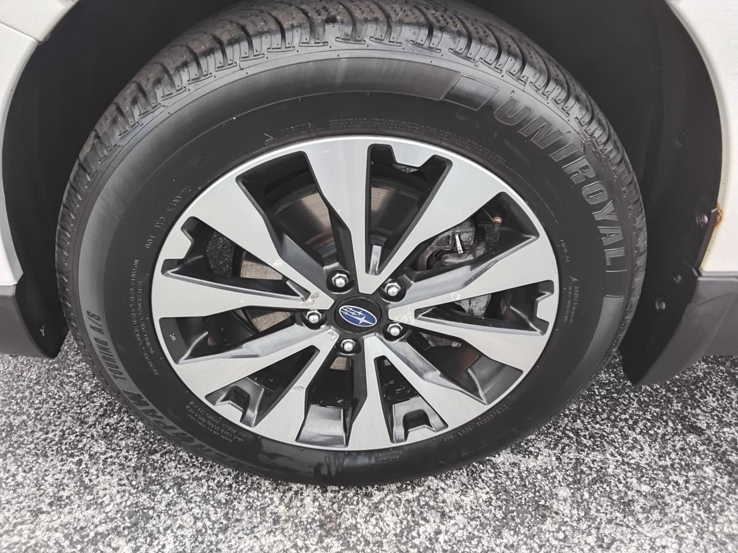 2017 White /Black Subaru Outback 2.5i Limited (4S4BSANC1H3) with an 2.5L H4 DOHC 16V engine, CVT transmission, located at 6112 N Florida Avenue, Tampa, FL, 33604, (888) 521-5131, 27.954929, -82.459534 - $499 DOWN PLUS TAX & TAG.- Photo#25
