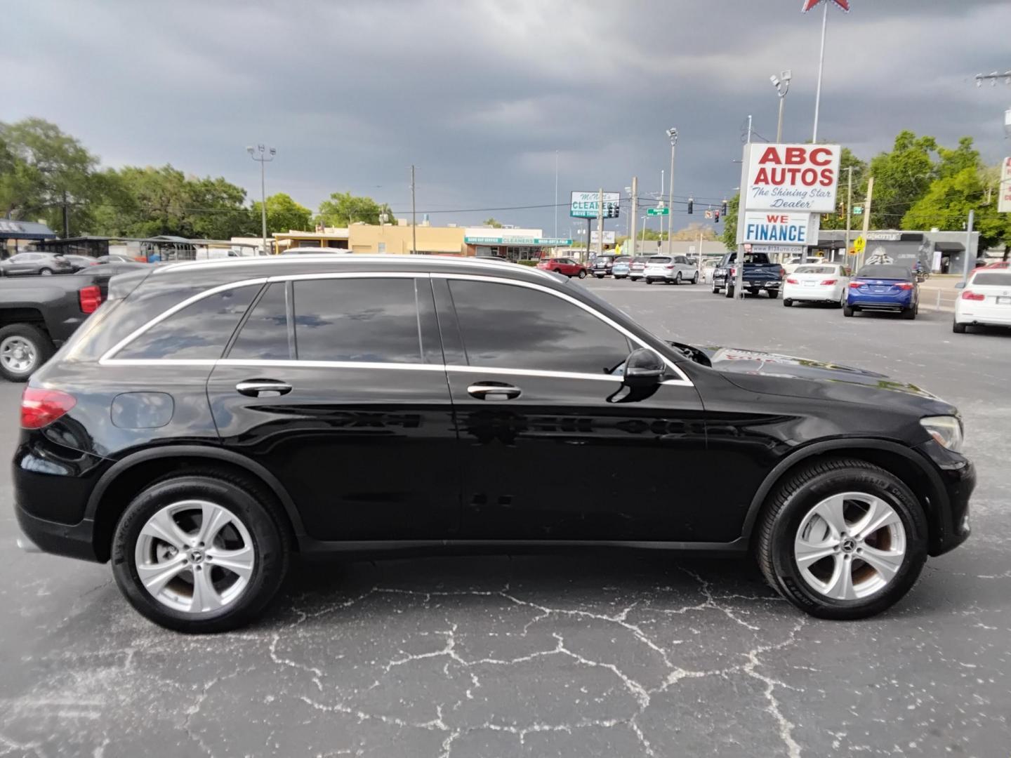 2018 BLACK /Black Mercedes-Benz GLC-Class GLC300 (WDC0G4JB9JV) with an 2.0L L4 DOHC 16V TURBO engine, 9A transmission, located at 6112 N Florida Avenue, Tampa, FL, 33604, (888) 521-5131, 27.954929, -82.459534 - $499 DOWN PLUS TAX & TAG. - Photo#3