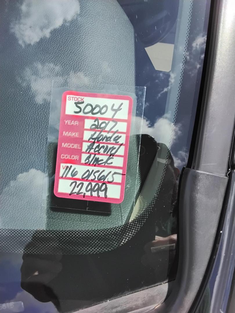 2017 BLACK /Beige Honda Accord Hybrid EX-L (JHMCR6F59HC) with an 2.0L L4 DOHC 16V HYBRID engine, CVT transmission, located at 6112 N Florida Avenue, Tampa, FL, 33604, (888) 521-5131, 27.954929, -82.459534 - $499 down plus tax & tag. - Photo#11