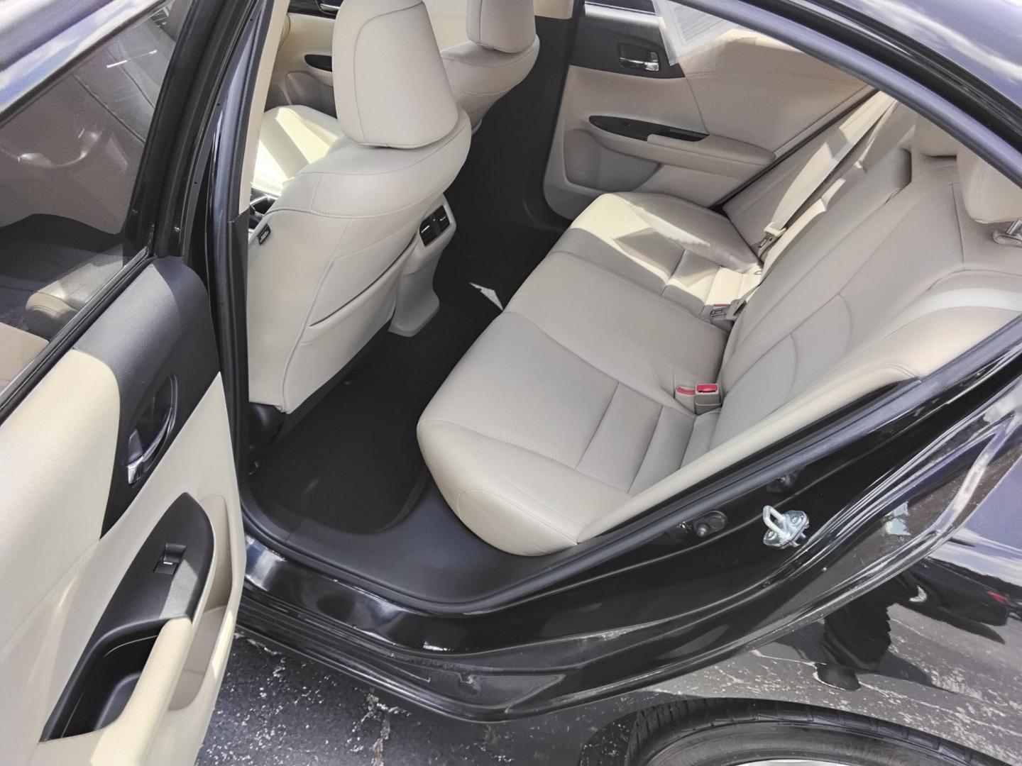 2017 BLACK /Beige Honda Accord Hybrid EX-L (JHMCR6F59HC) with an 2.0L L4 DOHC 16V HYBRID engine, CVT transmission, located at 6112 N Florida Avenue, Tampa, FL, 33604, (888) 521-5131, 27.954929, -82.459534 - $499 down plus tax & tag. - Photo#10