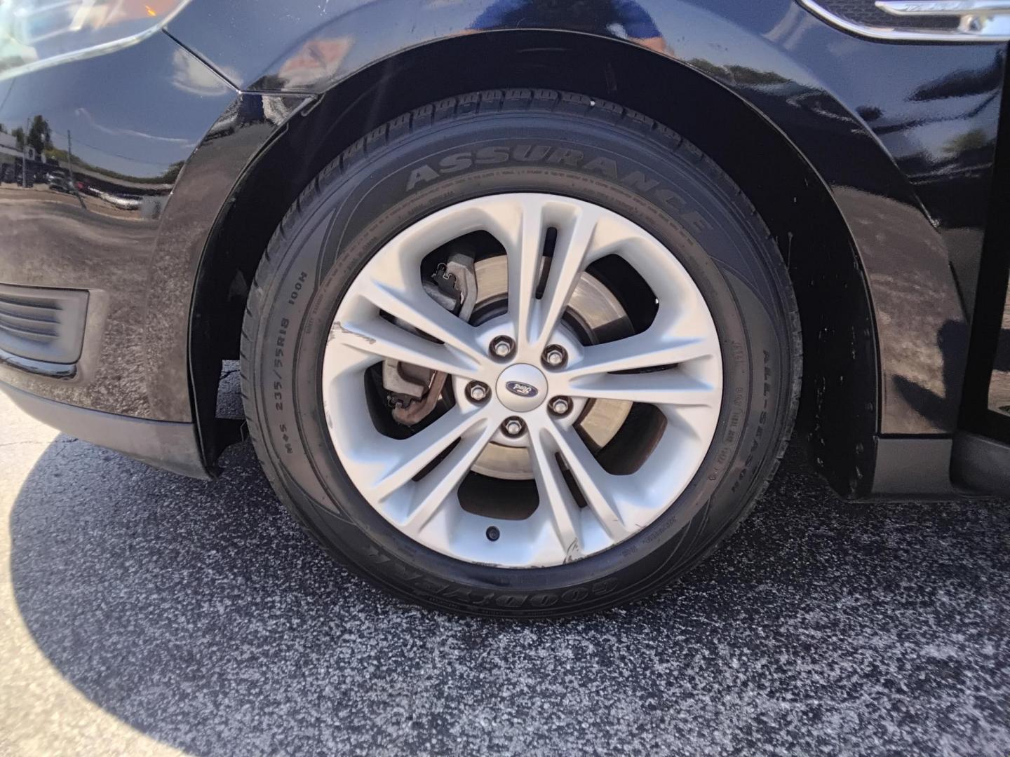 2017 BLACK /Beige Ford Taurus SE FWD (1FAHP2D85HG) with an 3.5L V6 DOHC 24V engine, 6A transmission, located at 6112 N Florida Avenue, Tampa, FL, 33604, (888) 521-5131, 27.954929, -82.459534 - $499 down plus tax & tag. - Photo#10