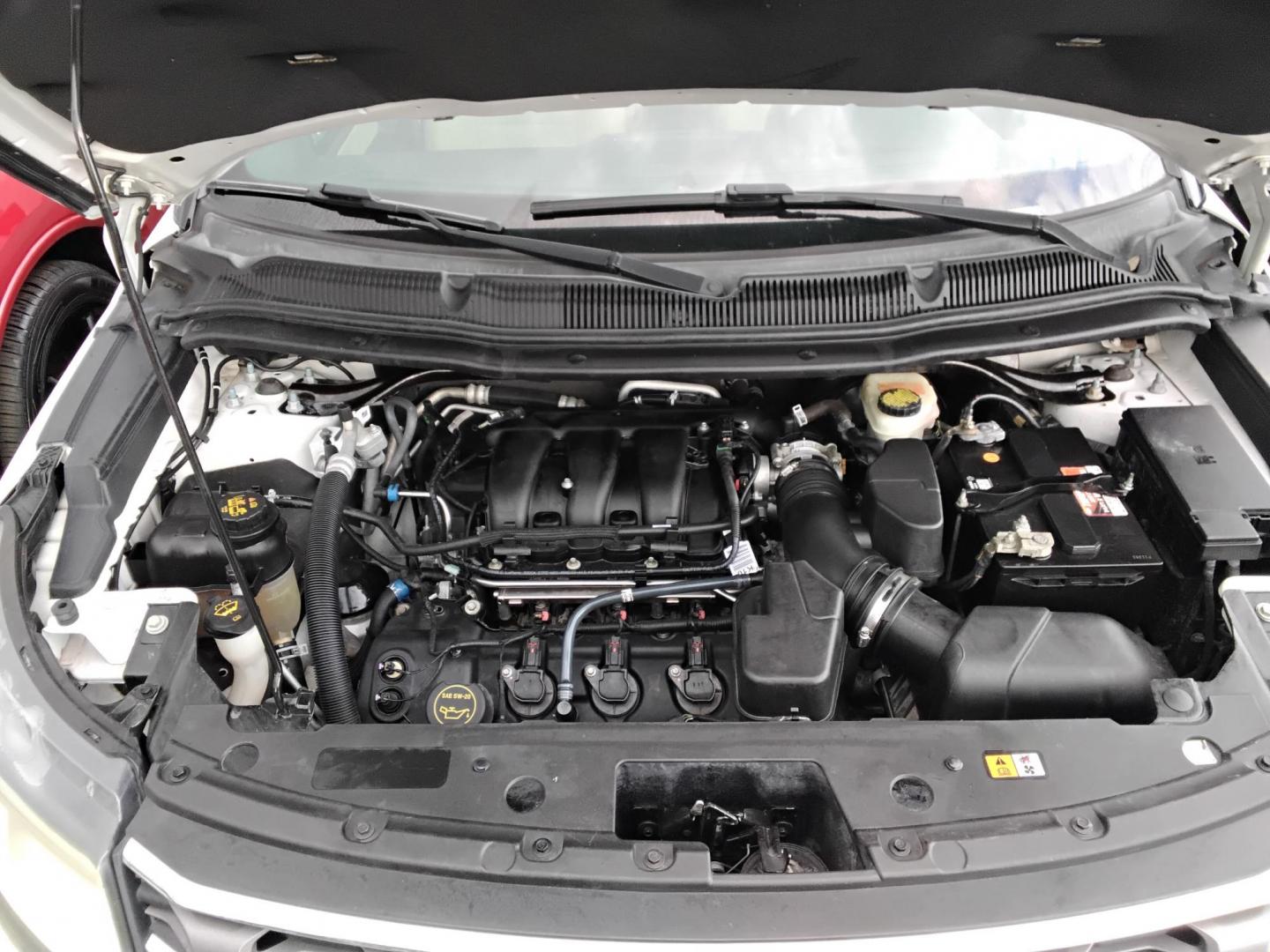 2016 White /Beige Ford Explorer Base FWD (1FM5K7B82GG) with an 3.5L V6 DOHC 24V engine, 6A transmission, located at 6112 N Florida Avenue, Tampa, FL, 33604, (888) 521-5131, 27.954929, -82.459534 - $499 down plus tax & tag. - Photo#8