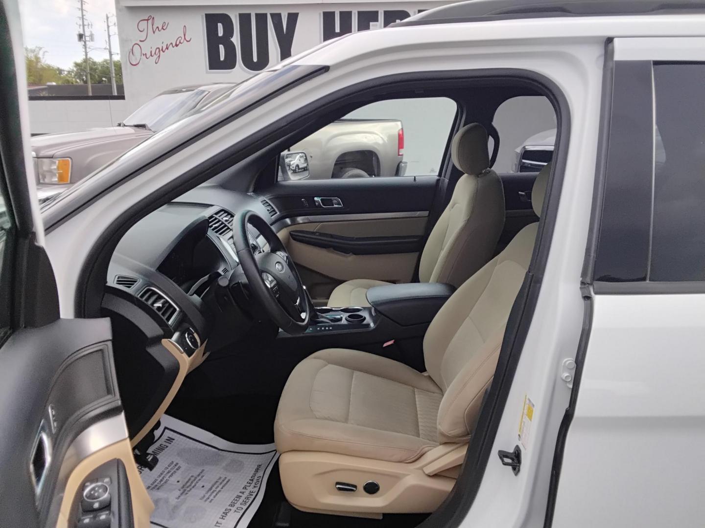 2016 White /Beige Ford Explorer Base FWD (1FM5K7B82GG) with an 3.5L V6 DOHC 24V engine, 6A transmission, located at 6112 N Florida Avenue, Tampa, FL, 33604, (888) 521-5131, 27.954929, -82.459534 - $499 down plus tax & tag. - Photo#6
