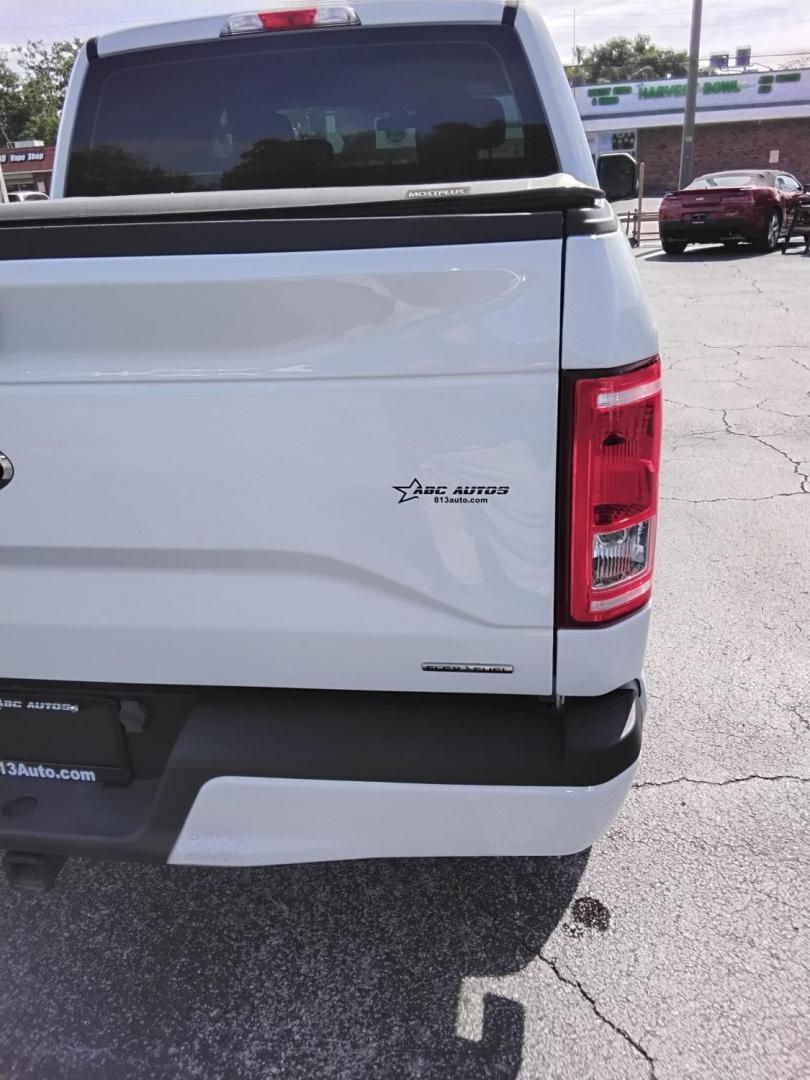 2016 White /Grey Ford F-150 XLT SuperCrew 6.5-ft. Bed 4WD (1FTEW1EFXGF) with an 5.0L V8 engine, 6A transmission, located at 6112 N Florida Avenue, Tampa, FL, 33604, (888) 521-5131, 27.954929, -82.459534 - $499 DOWN PLUS TAX & TAG. - Photo#10