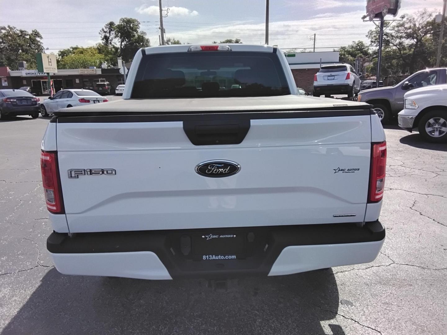 2016 White /Grey Ford F-150 XLT SuperCrew 6.5-ft. Bed 4WD (1FTEW1EFXGF) with an 5.0L V8 engine, 6A transmission, located at 6112 N Florida Avenue, Tampa, FL, 33604, (888) 521-5131, 27.954929, -82.459534 - $499 DOWN PLUS TAX & TAG. - Photo#9