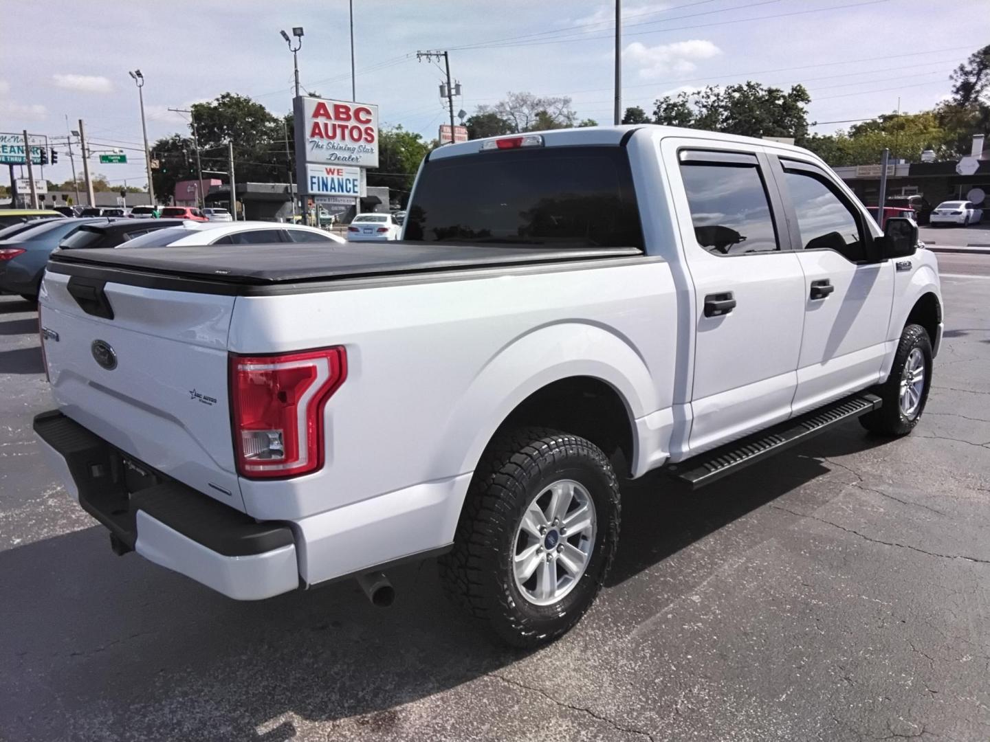 2016 White /Grey Ford F-150 XLT SuperCrew 6.5-ft. Bed 4WD (1FTEW1EFXGF) with an 5.0L V8 engine, 6A transmission, located at 6112 N Florida Avenue, Tampa, FL, 33604, (888) 521-5131, 27.954929, -82.459534 - $499 DOWN PLUS TAX & TAG. - Photo#6