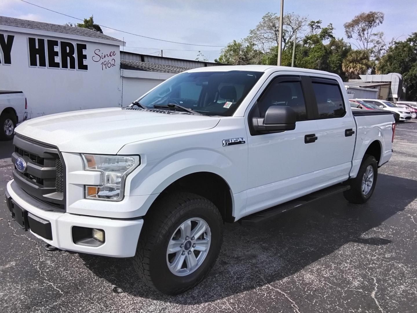 2016 White /Grey Ford F-150 XLT SuperCrew 6.5-ft. Bed 4WD (1FTEW1EFXGF) with an 5.0L V8 engine, 6A transmission, located at 6112 N Florida Avenue, Tampa, FL, 33604, (888) 521-5131, 27.954929, -82.459534 - $499 DOWN PLUS TAX & TAG. - Photo#8
