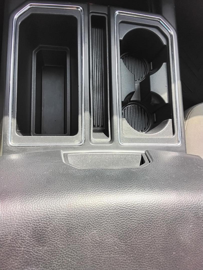 2016 White /Grey Ford F-150 XLT SuperCrew 6.5-ft. Bed 4WD (1FTEW1EFXGF) with an 5.0L V8 engine, 6A transmission, located at 6112 N Florida Avenue, Tampa, FL, 33604, (888) 521-5131, 27.954929, -82.459534 - $499 DOWN PLUS TAX & TAG. - Photo#20