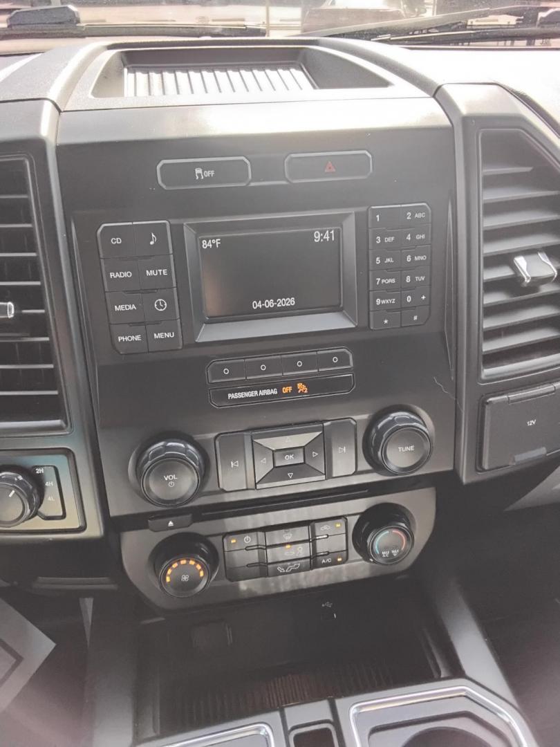 2016 White /Grey Ford F-150 XLT SuperCrew 6.5-ft. Bed 4WD (1FTEW1EFXGF) with an 5.0L V8 engine, 6A transmission, located at 6112 N Florida Avenue, Tampa, FL, 33604, (888) 521-5131, 27.954929, -82.459534 - $499 DOWN PLUS TAX & TAG. - Photo#22