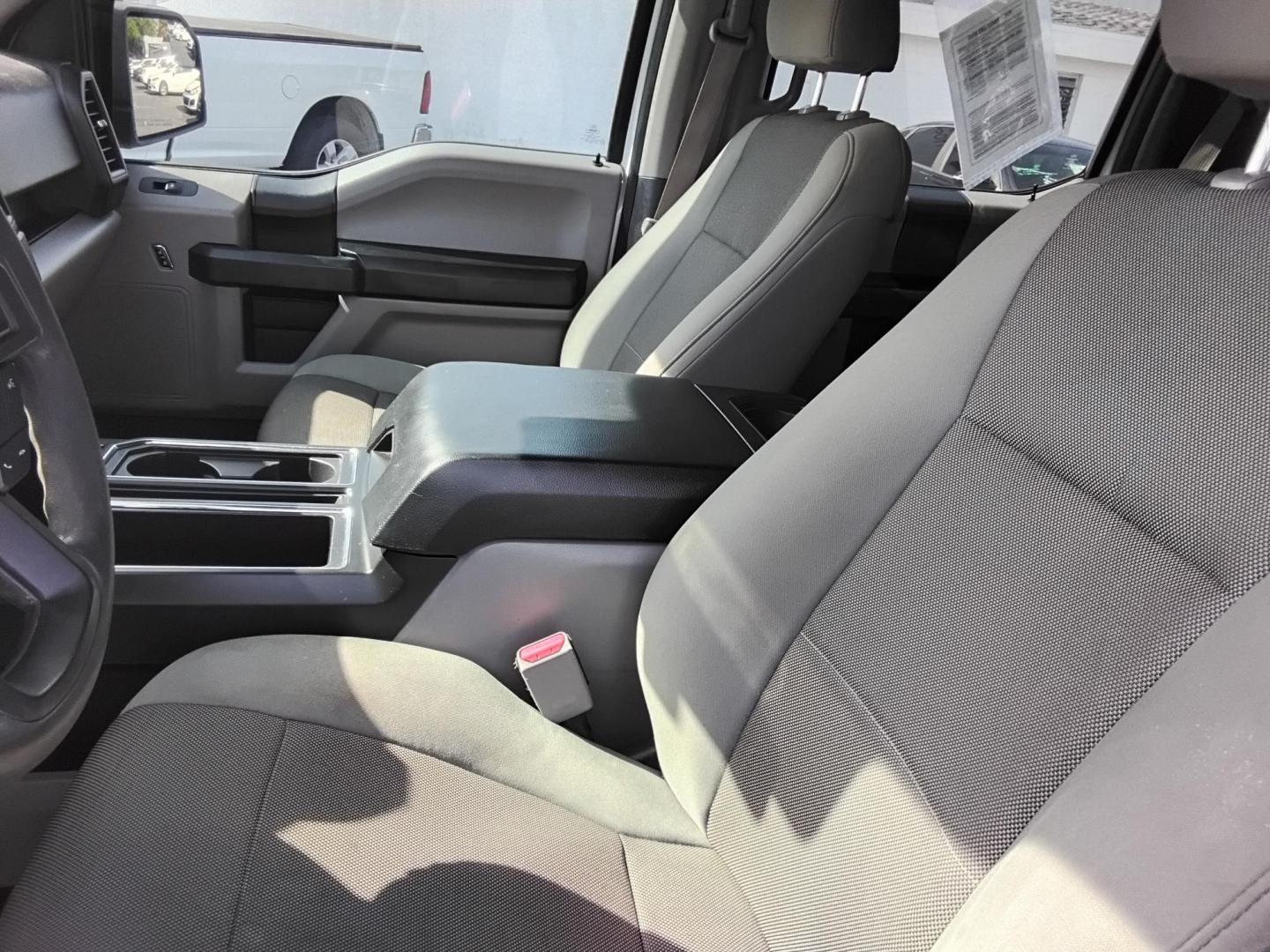 2016 White /Grey Ford F-150 XLT SuperCrew 6.5-ft. Bed 4WD (1FTEW1EFXGF) with an 5.0L V8 engine, 6A transmission, located at 6112 N Florida Avenue, Tampa, FL, 33604, (888) 521-5131, 27.954929, -82.459534 - $499 DOWN PLUS TAX & TAG. - Photo#15