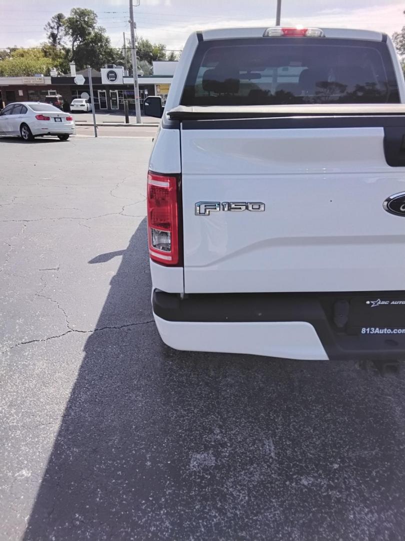 2016 White /Grey Ford F-150 XLT SuperCrew 6.5-ft. Bed 4WD (1FTEW1EFXGF) with an 5.0L V8 engine, 6A transmission, located at 6112 N Florida Avenue, Tampa, FL, 33604, (888) 521-5131, 27.954929, -82.459534 - $499 DOWN PLUS TAX & TAG. - Photo#12