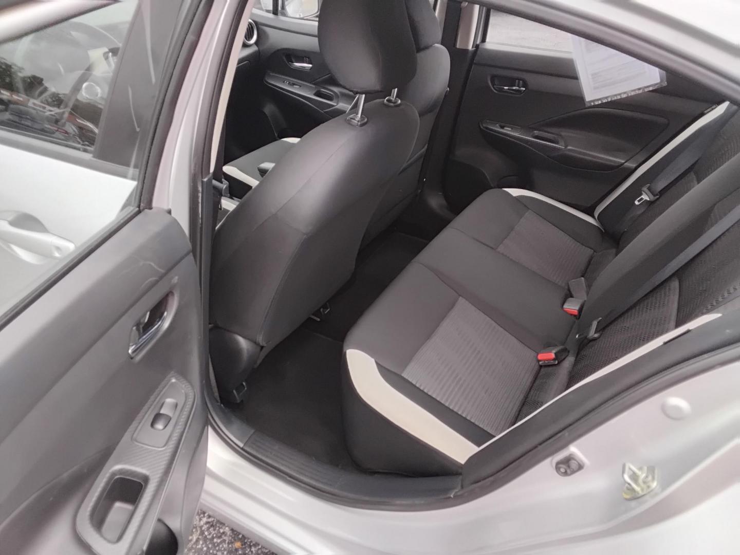 2020 SILVER /Grey Nissan Versa SV (3N1CN8EV6LL) with an 1.6L L4 DOHC 16V engine, CVT transmission, located at 6112 N Florida Avenue, Tampa, FL, 33604, (888) 521-5131, 27.954929, -82.459534 - $499 DOWN PLUS TAX & TAG. - Photo#9