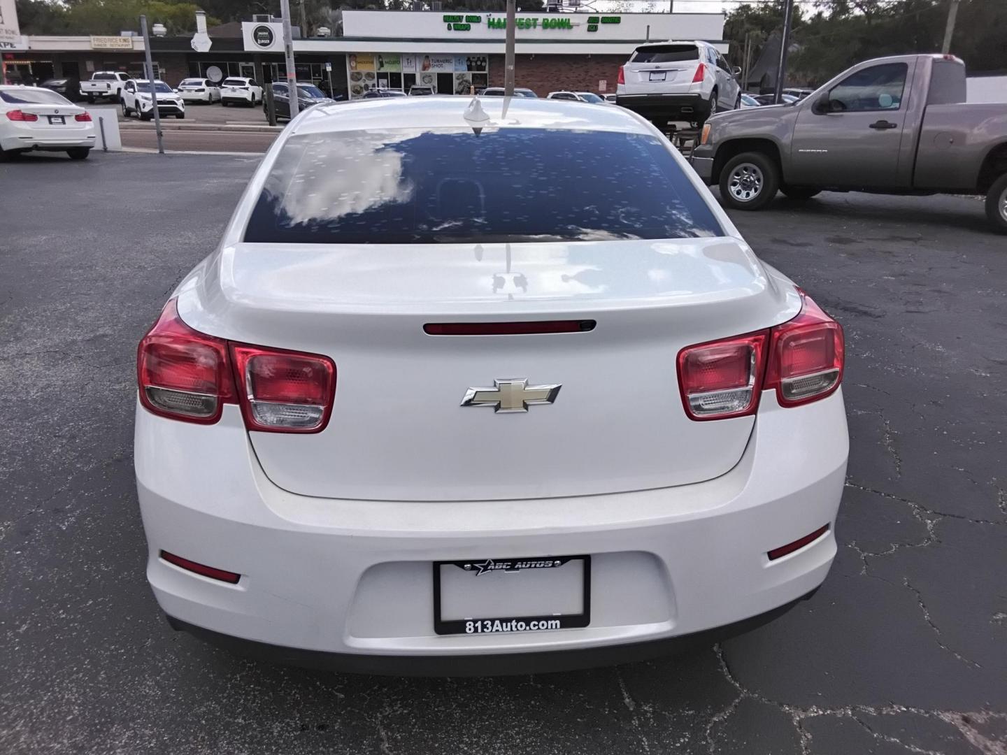 2016 White /Grey Chevrolet Malibu Limited 1LT (1G11C5SA1GF) with an 2.5L L4 DOHC 16V engine, 6A transmission, located at 6112 N Florida Avenue, Tampa, FL, 33604, (888) 521-5131, 27.954929, -82.459534 - $499 DOWN PLUS TAX & TAG. - Photo#9