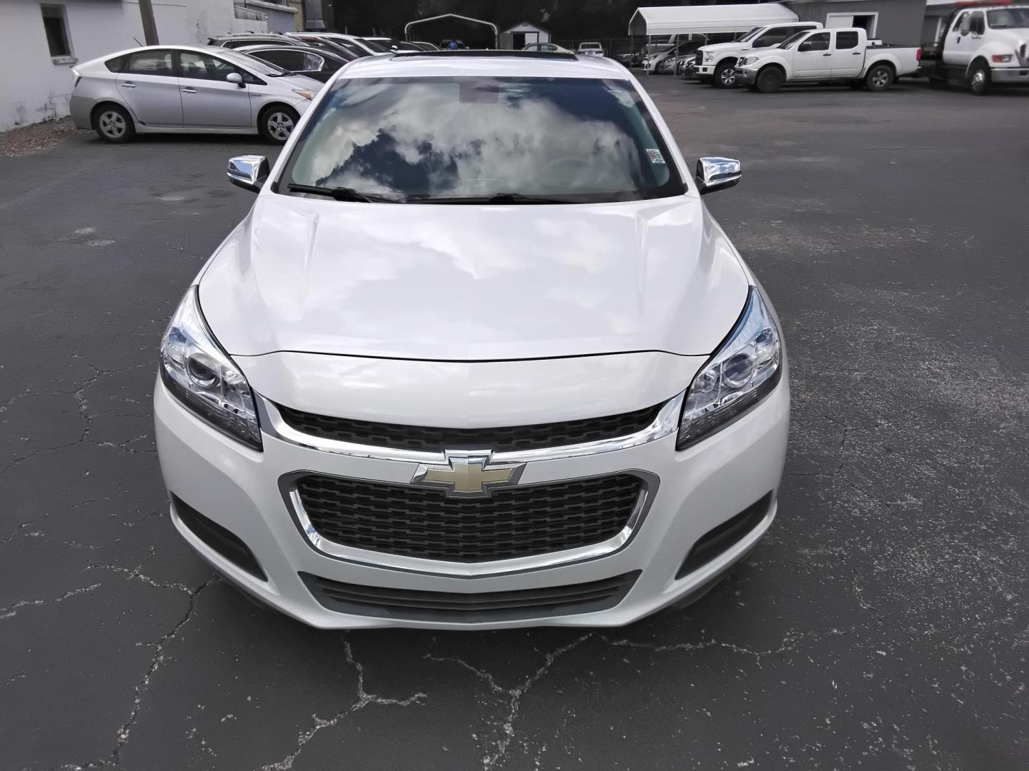 2016 White /Grey Chevrolet Malibu Limited 1LT (1G11C5SA1GF) with an 2.5L L4 DOHC 16V engine, 6A transmission, located at 6112 N Florida Avenue, Tampa, FL, 33604, (888) 521-5131, 27.954929, -82.459534 - $499 DOWN PLUS TAX & TAG. - Photo#4