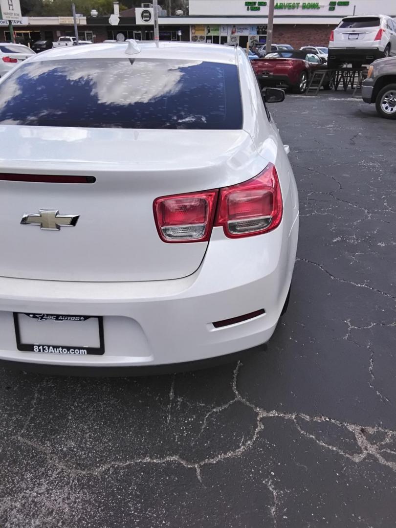 2016 White /Grey Chevrolet Malibu Limited 1LT (1G11C5SA1GF) with an 2.5L L4 DOHC 16V engine, 6A transmission, located at 6112 N Florida Avenue, Tampa, FL, 33604, (888) 521-5131, 27.954929, -82.459534 - $499 DOWN PLUS TAX & TAG. - Photo#8
