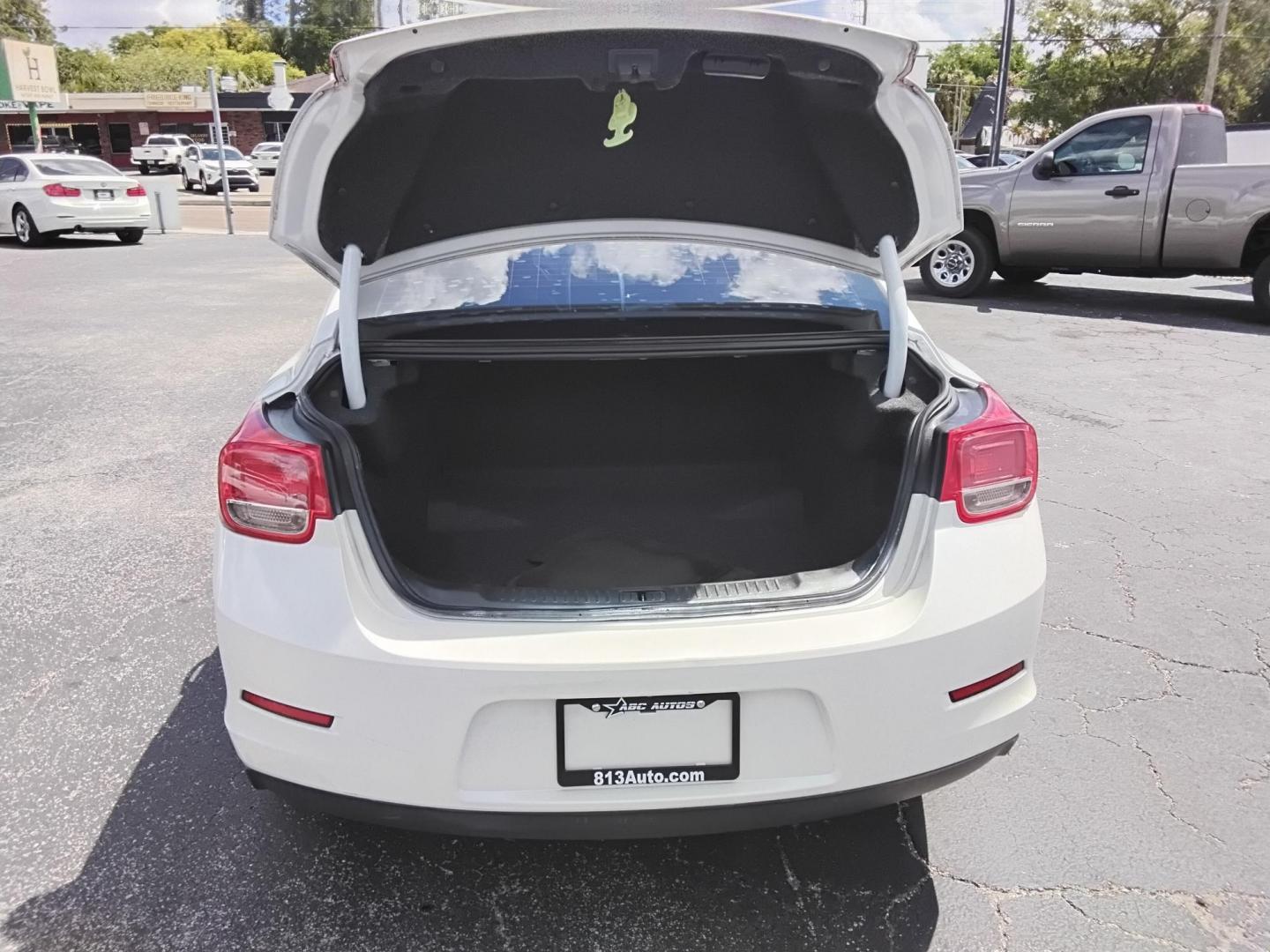 2016 White /Grey Chevrolet Malibu Limited 1LT (1G11C5SA1GF) with an 2.5L L4 DOHC 16V engine, 6A transmission, located at 6112 N Florida Avenue, Tampa, FL, 33604, (888) 521-5131, 27.954929, -82.459534 - $499 DOWN PLUS TAX & TAG. - Photo#10